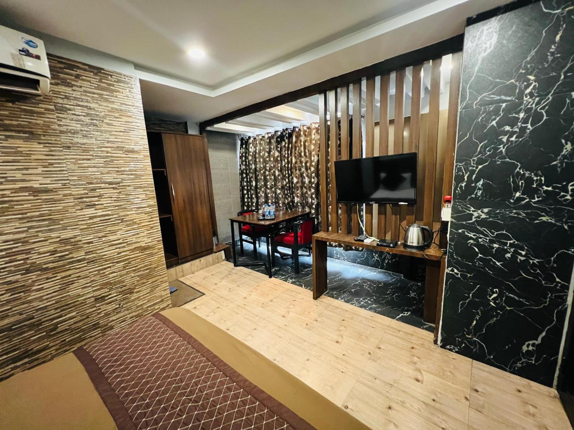 Hotel Sabera Siliguri Exterior foto
